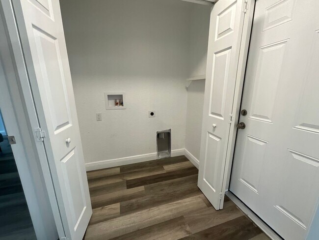 Building Photo - Available End of Year!!! AND Get First Month Half Off if Move in by January 1, 2026 Gorgeous Newe...