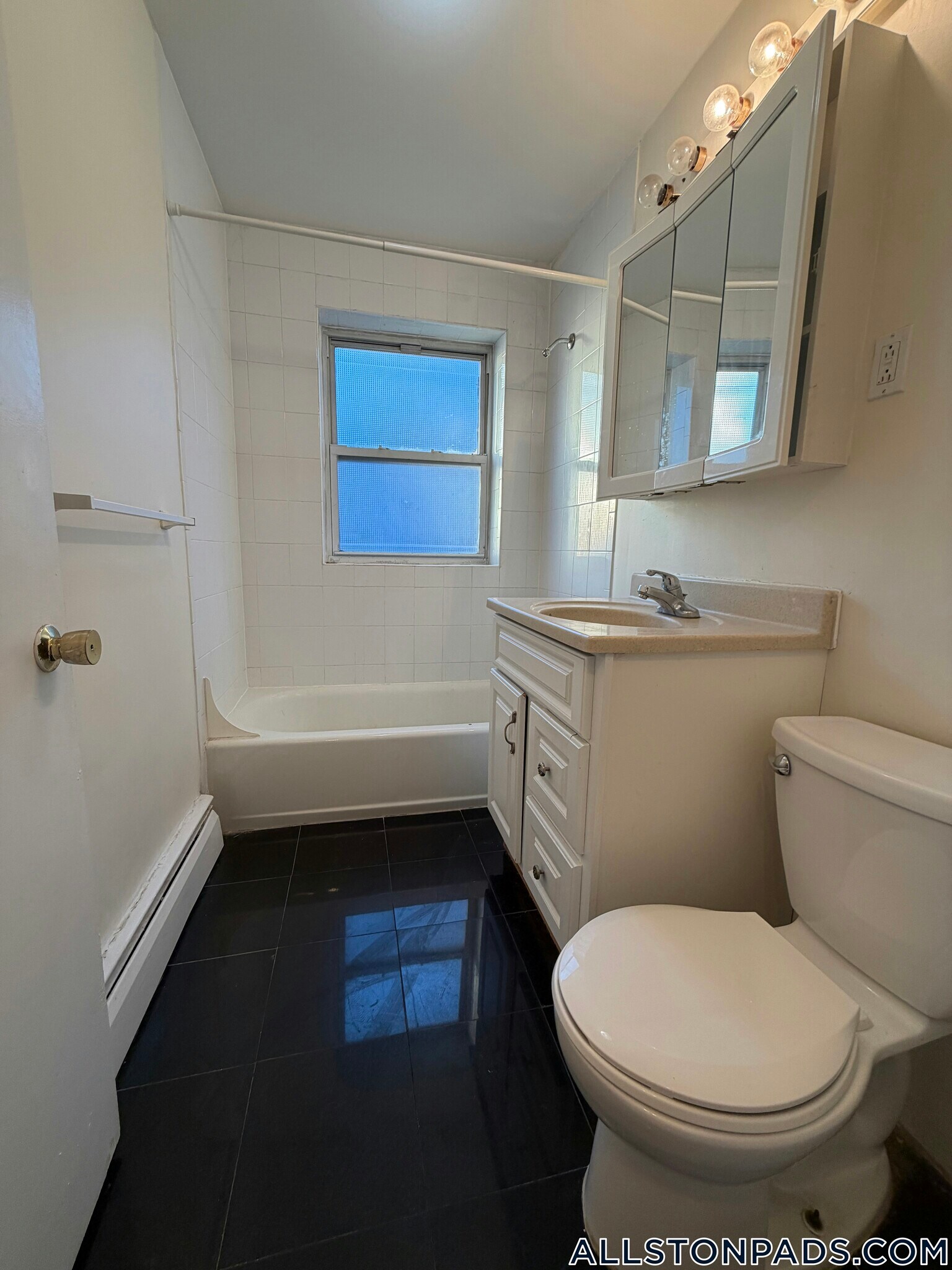 Building Photo - 34 Gardner St