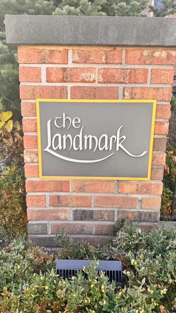 Building Photo - 19 Landmark St