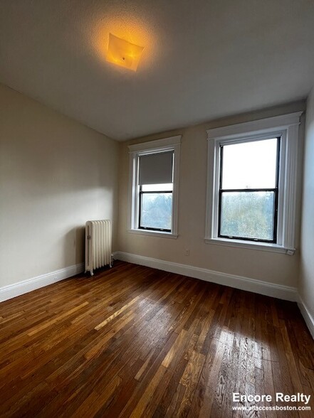 Building Photo - 1156 Commonwealth Ave
