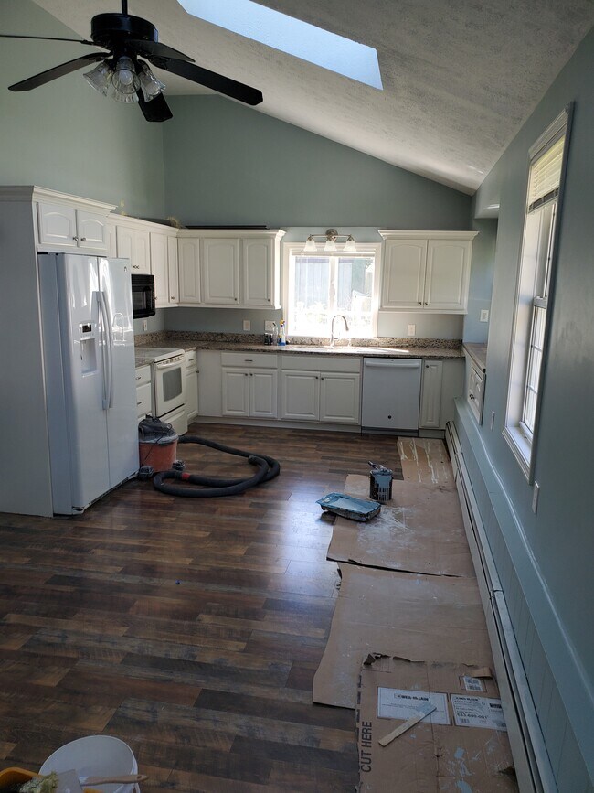 132 Lawrence Rd 132 Lawrence Rd Salem NH 03079 Apartment Finder