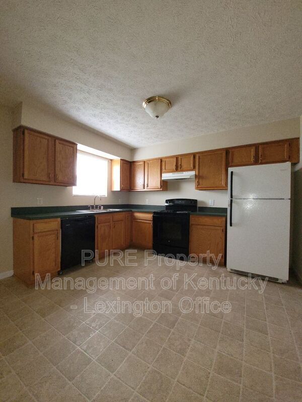 Building Photo - 524 Tomahawk Dr