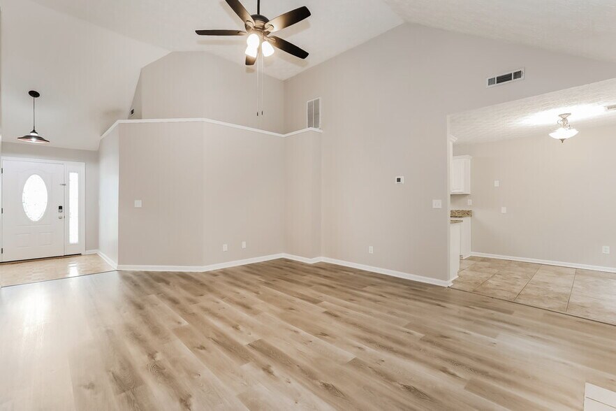 Building Photo - 221 Eagles Crest Ct