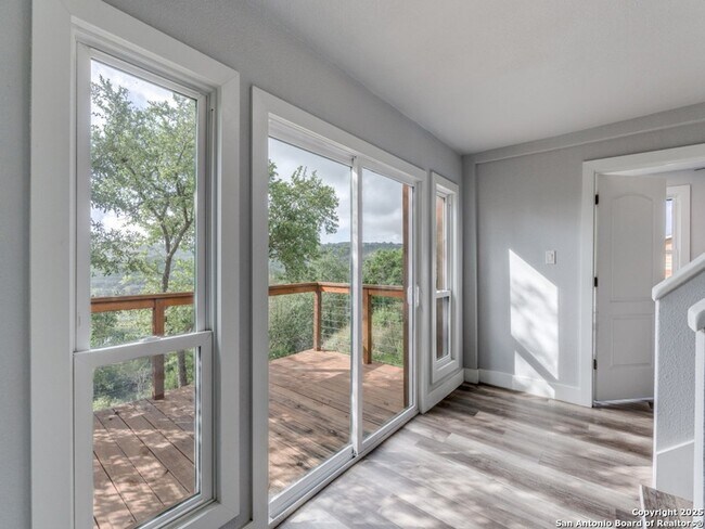 Building Photo - 238 Ledgeview Dr