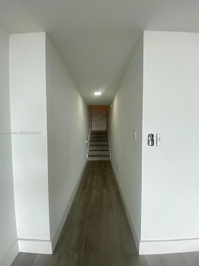 Building Photo - 400 Sunny Isles Blvd