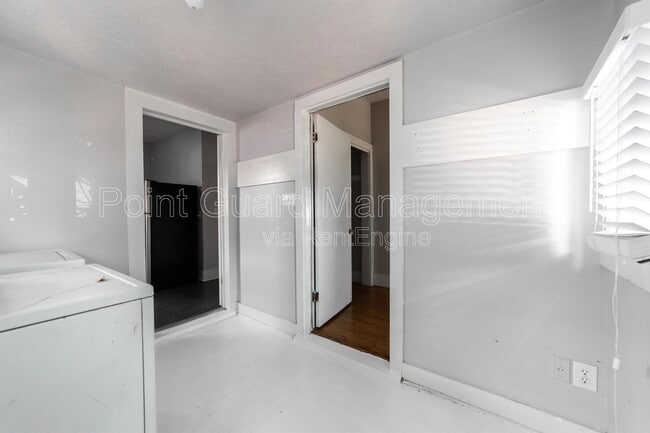 Building Photo - 116 NW 29th St