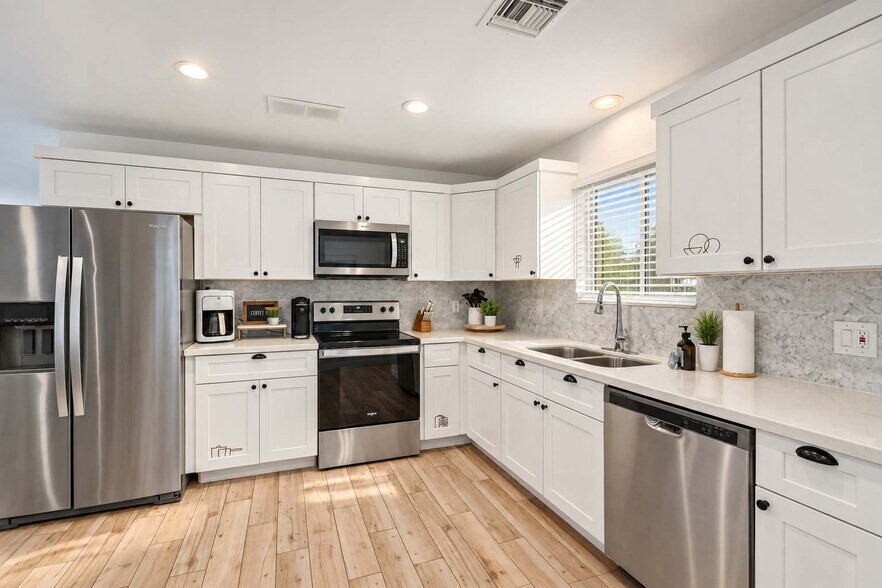 Building Photo - 7312 E Villa Way