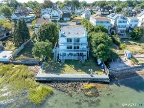 Building Photo - 86 Cove St