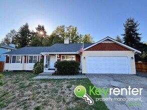 Building Photo - Beautiful 3 Bedroom Tacoma Craftsman Renta...