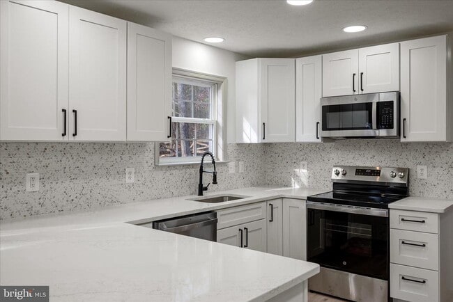 Building Photo - 209 Winchester Dr