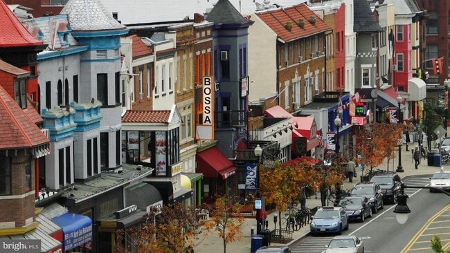 Building Photo - 1794 Lanier Pl NW