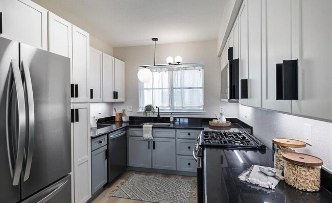 Building Photo - "Chic 1-Bedroom Retreat in Oakland with Ha...