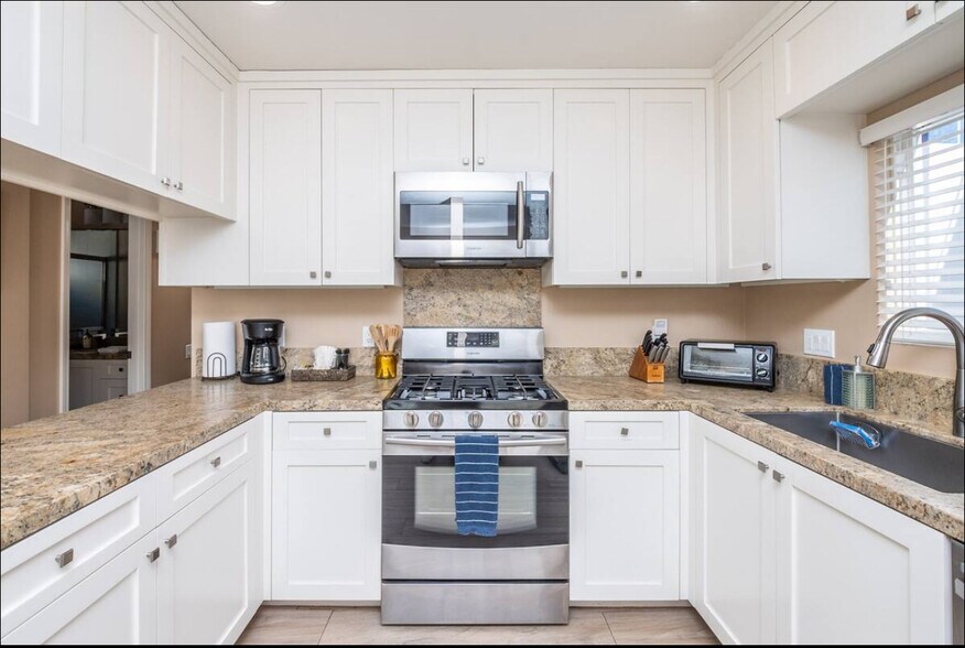 Building Photo - 730 Asbury Ct