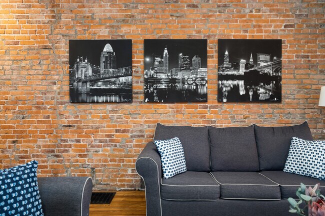 Building Photo - 802 Hamlet St