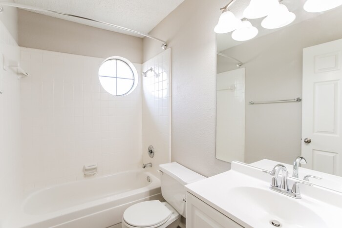 Building Photo - 2509 Brooke Trail