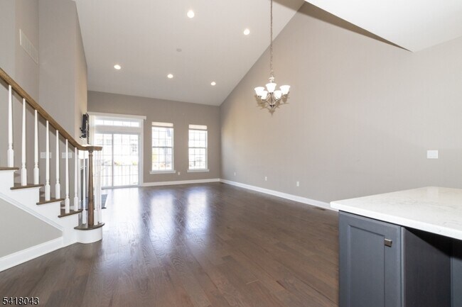 Building Photo - 76 Van Cleef Dr