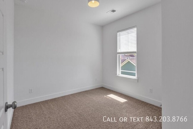 Building Photo - 507 Sound Dr