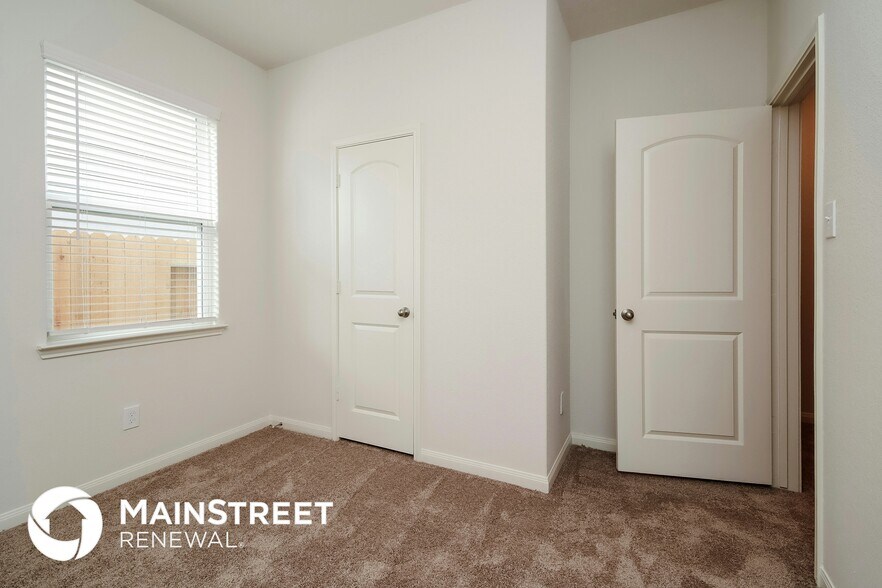 Building Photo - 21135 Titian Dr.
