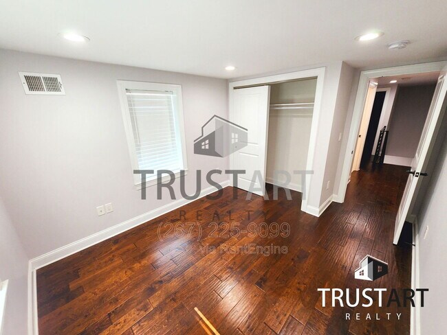 Building Photo - 2225 N Hancock St