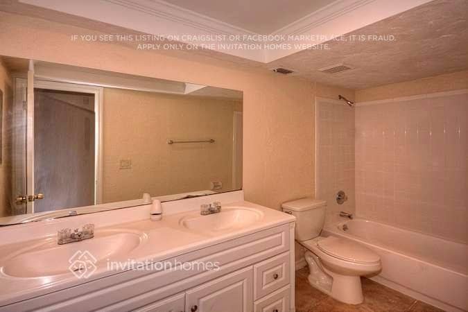 Building Photo - 520 Mahogany Dr