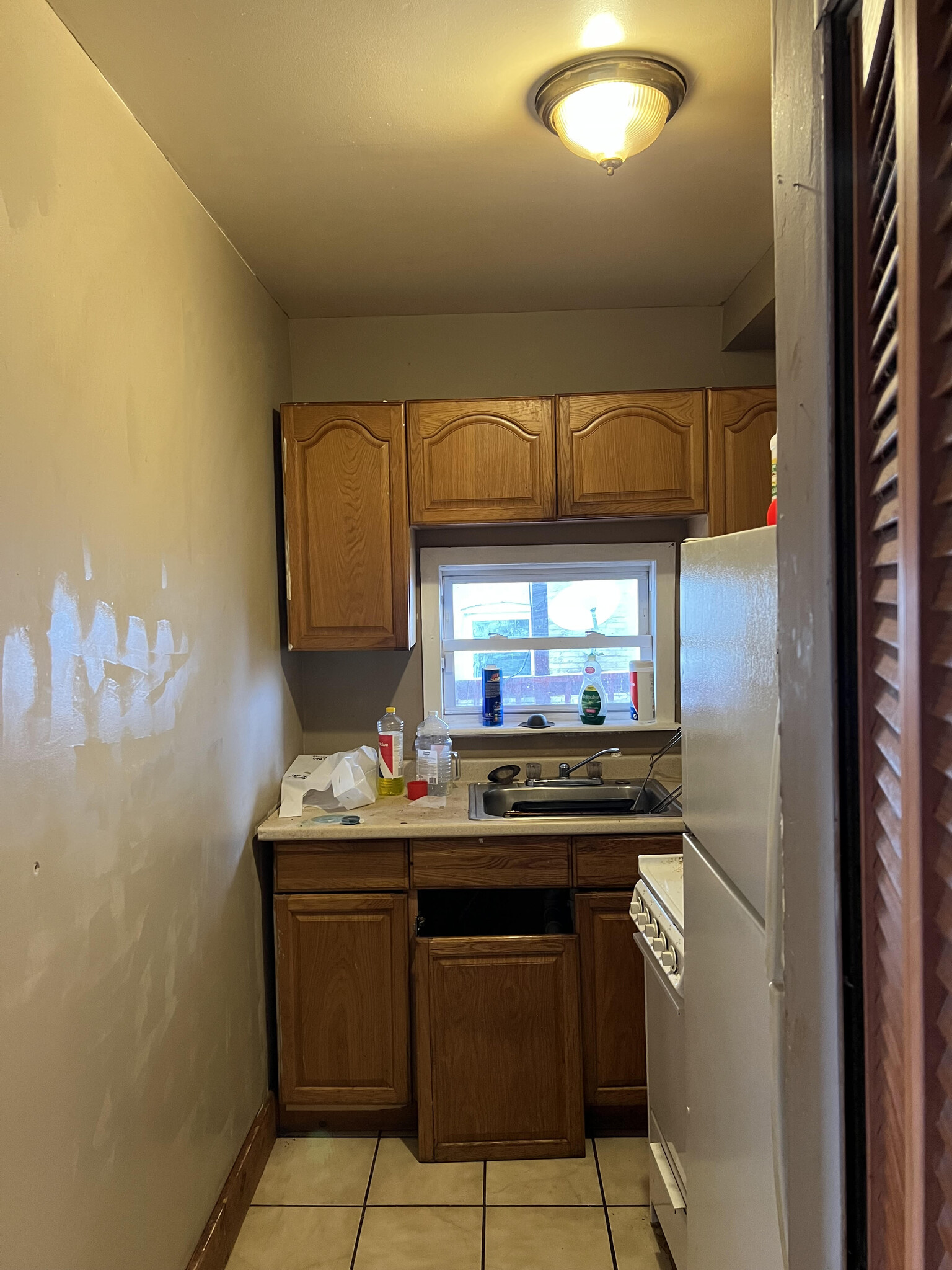 kitchen - 3509 Oakmont Ave