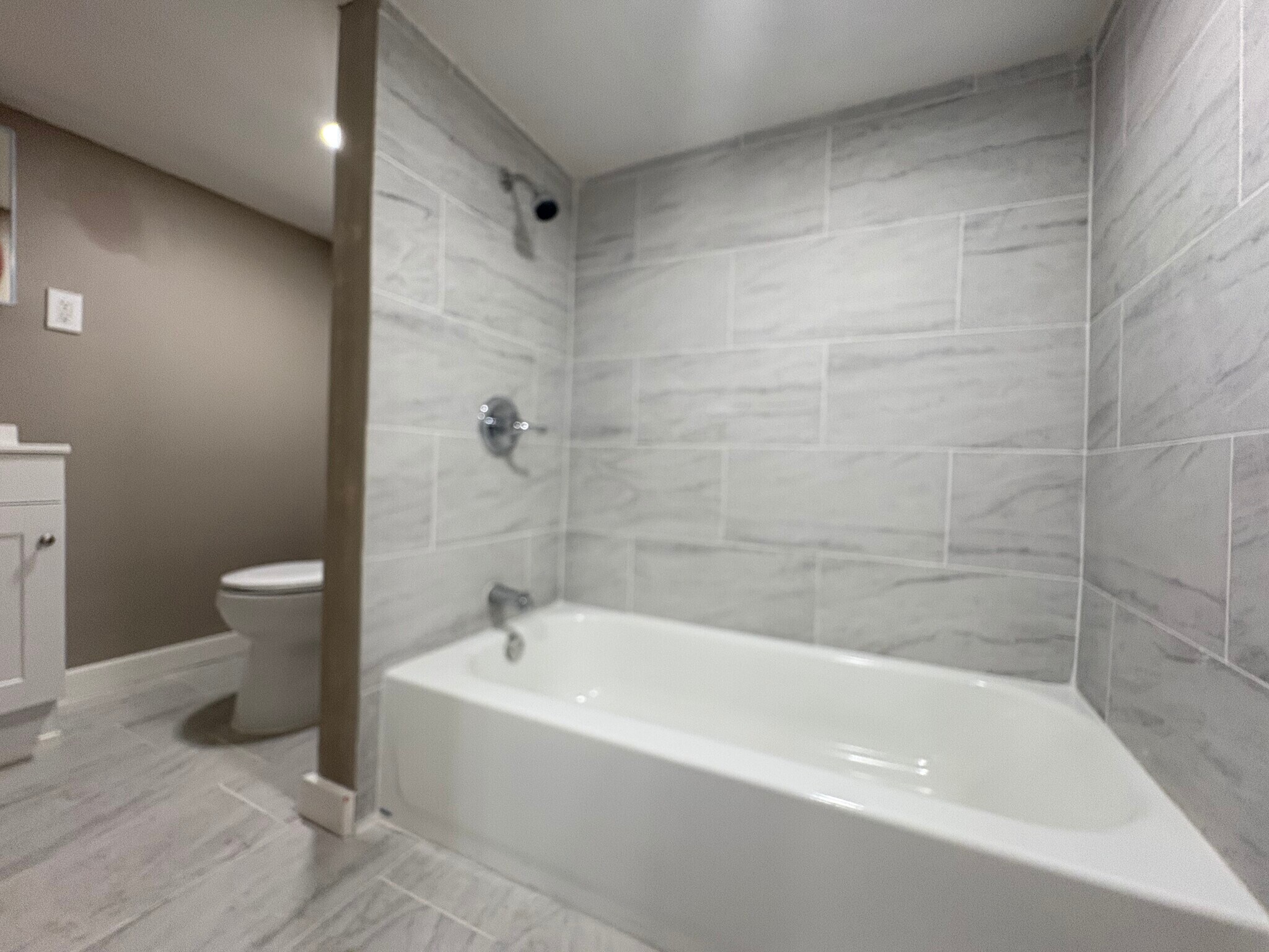 Unit 1B - 41 W 54th St