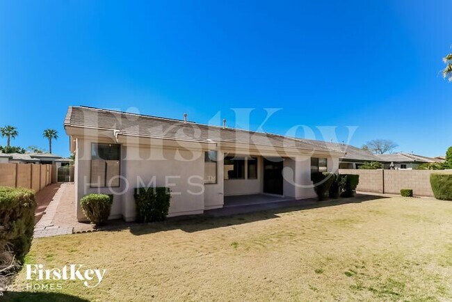 Building Photo - 14440 W Cora Ln