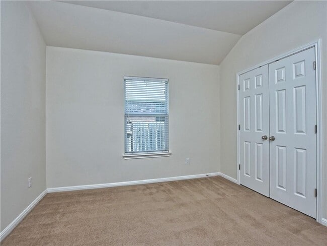Building Photo - 104 S Gadwall Ln