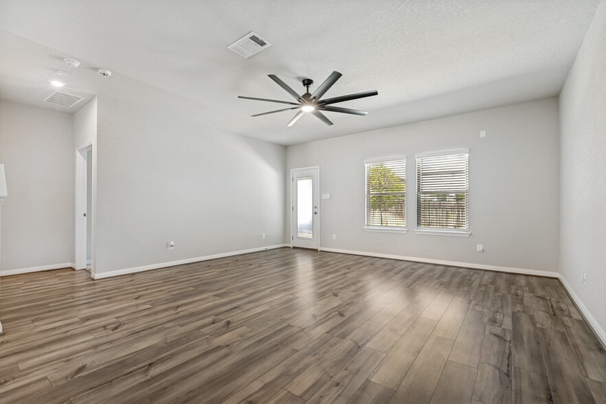 Building Photo - 9511 Bonito Falls Dr