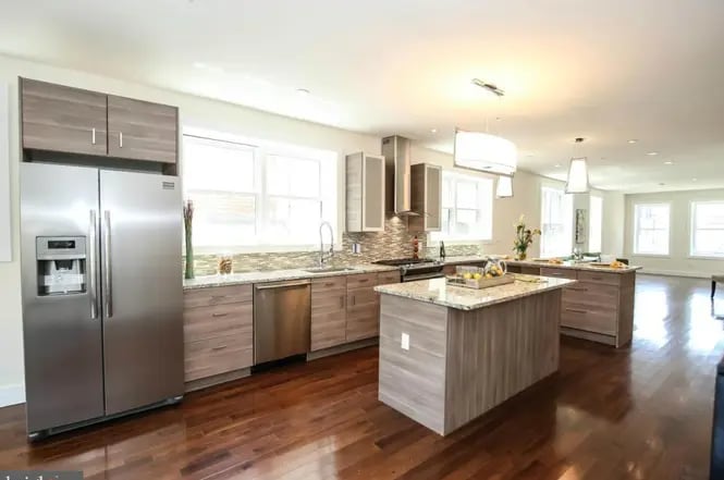 Building Photo - 811-818 8th St NE