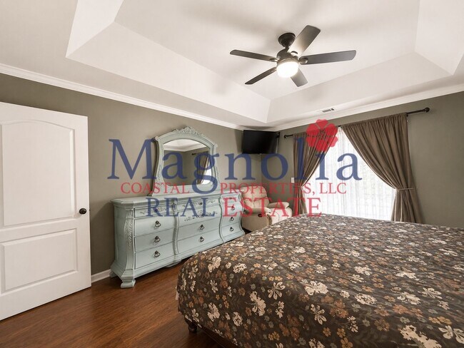 Building Photo - 3 bedrooms, 2 bathrooms in Richmond Hill's Oxford Subdivision