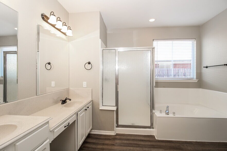 Building Photo - 1483 Applewood Dr