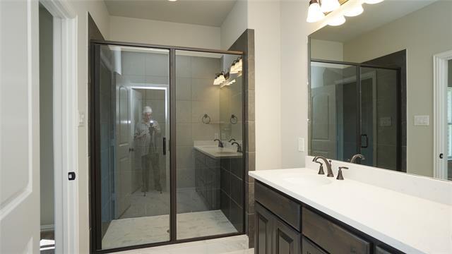 Building Photo - 712 Prairie Creek Dr