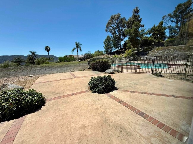 Building Photo - 2237 Eucalyptus Ave