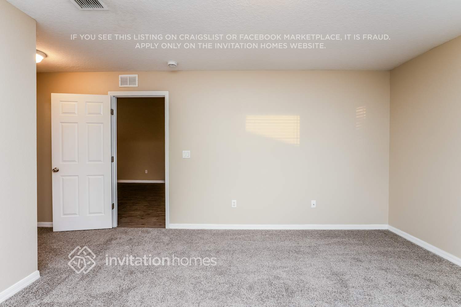 Building Photo - 2440 Oak Mill Dr