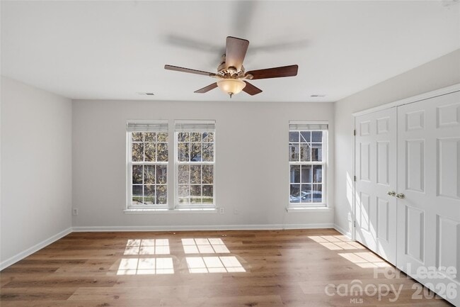 Building Photo - 4957 Sunburst Ln