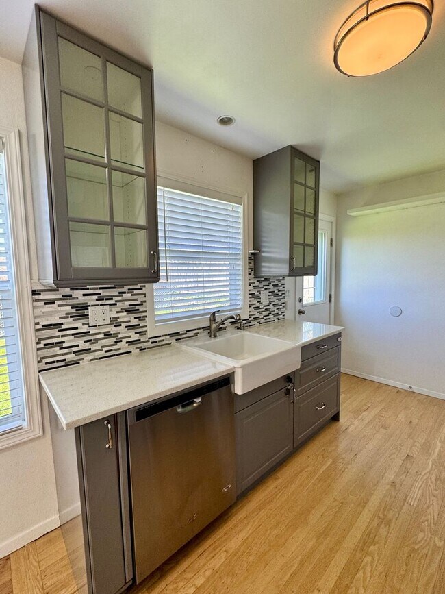 Building Photo - Bittersweet memories, Full Beautiful Remodel Highly Desired Lincoln Neighborhood