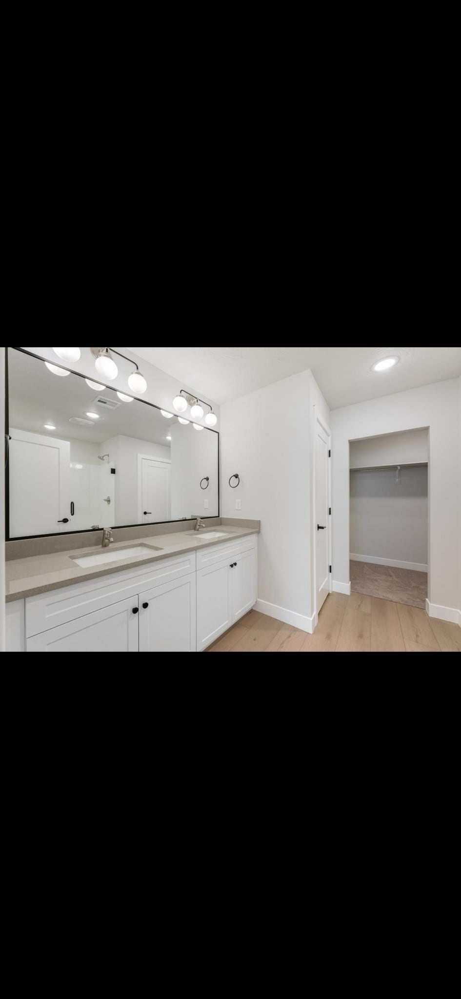 Building Photo - 3919 E Razor Dr