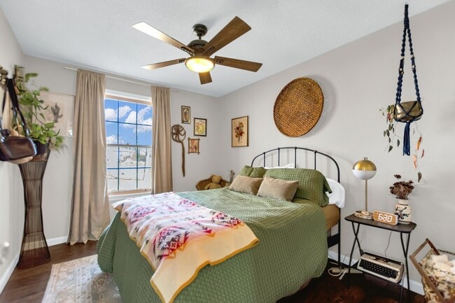 Building Photo - 284 Stephanie Dr