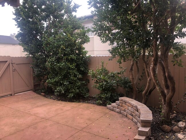 Building Photo - The Westcliff Courtyard Apartments