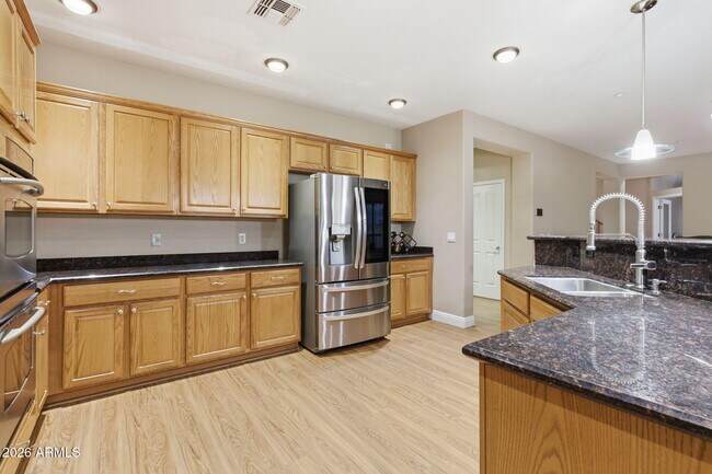 Building Photo - 6206 W Buckhorn Trail