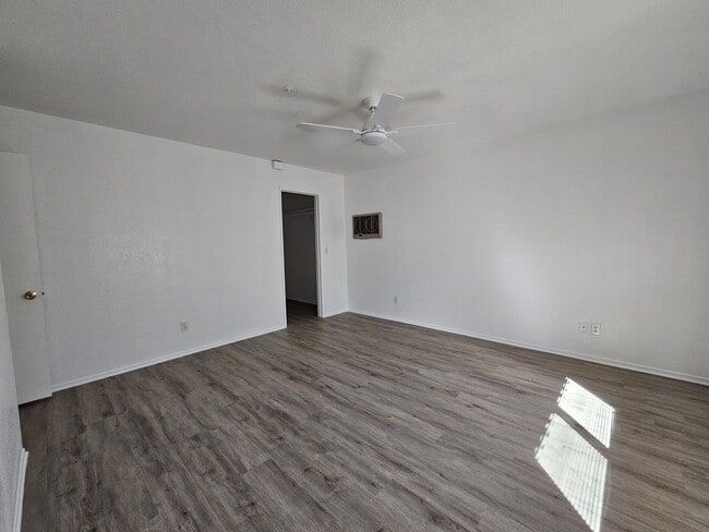 Building Photo - ***ALL BRAND NEW INSIDE***3 BED 2 BATH