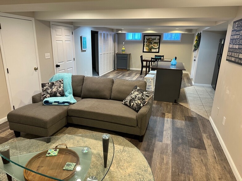 Building Photo - 8412 Oxford Woods Ct