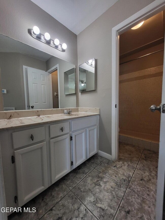 Building Photo - 1802 Frank Sinatra Pl
