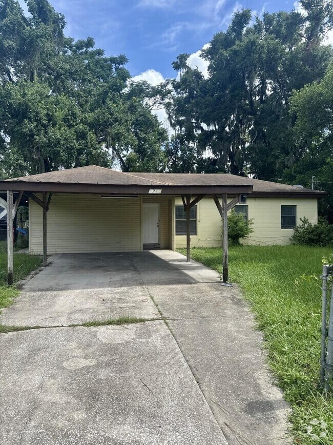 Building Photo - 3 bedroom in Jacksonville FL 32218