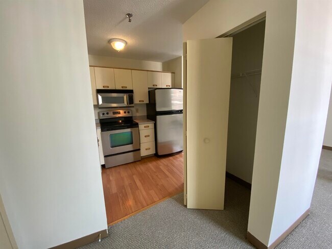 Building Photo - 30 Hanover St