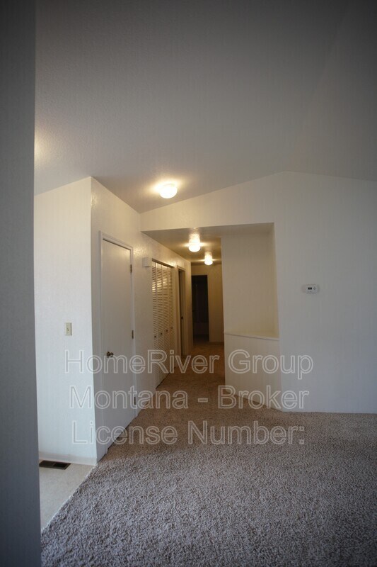 Building Photo - 2720 Crystal Ct