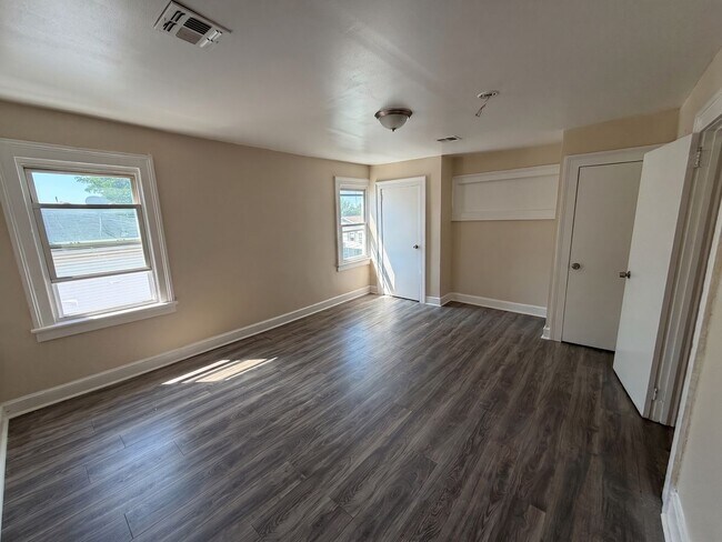 Building Photo - 286 Hunterdon St