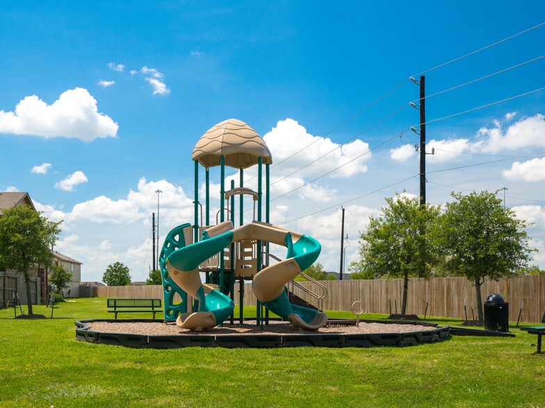 Neighborhood park 2 - 2635 Skyview Knoll Ct