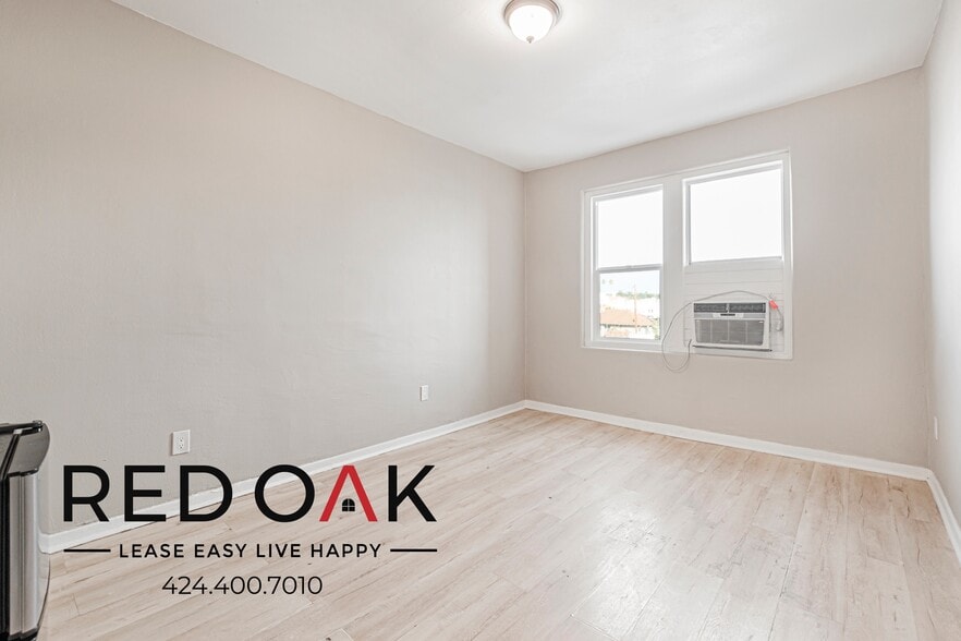 Building Photo - 2731 Beverly Blvd